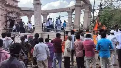 கோவில் கூரை இடிந்து விழுந்து6 பேர் பலி –