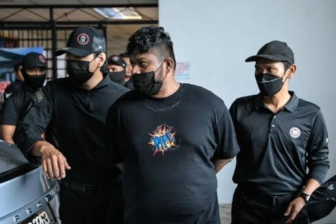 மலேசியாவிலிருந்து நாடு கடத்தப்பட்ட கெஹல்பத்தார பத்மேயைச் சுட்டவர் கட்டுநாயக்கவில் கைது மலேசியாவிலிருந்து நாடு கடத்தப்பட்ட கெஹல்பத்தார பத்மேயைச் சுட்டவர் கட்டுநாயக்கவில் கைது