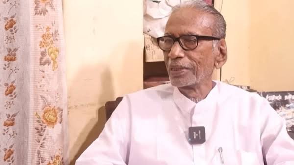 விடுதலைப் புலிகள் இயக்க தலைவர் பிரபாகரன் உயிரோடு இருக்கிறார்!