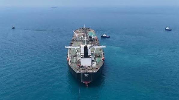 ஹோர்முஸ் நீரிணையில் மெல்ல மெல்ல இயல்பு நிலைக்கு திரும்பும் கப்பல் போக்குவரத்து..!