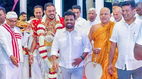 கதிர்காம மகா தேவாலயத்தின் எசல பெரஹரா உற்சவத்தில் ஜனாதிபதி பங்கேற்பு கதிர்காம மகா தேவாலயத்தின் எசல பெரஹரா உற்சவத்தில் ஜனாதிபதி பங்கேற்பு