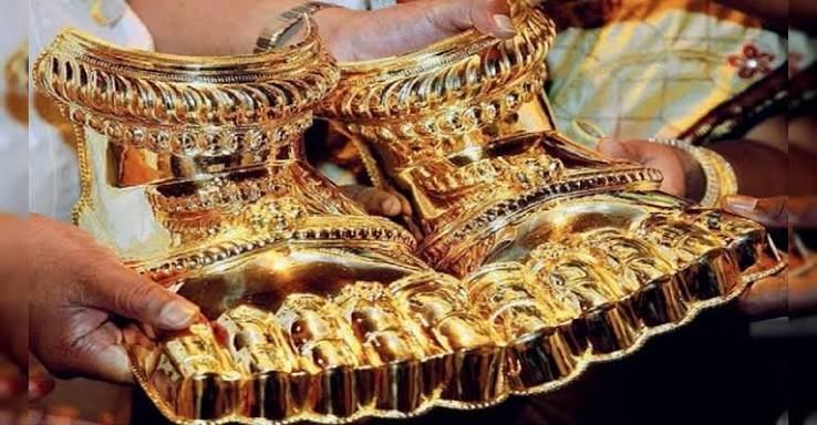 பிளம்பர் வேலை பார்க்க போன இடத்தில் . ரூ.23 கோடி மதிப்பு தங்கம்