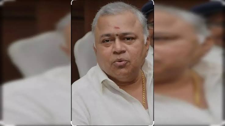 குஷ்புவுக்கு தேர்தலில் தேவைப்பட்டேன்..கல்யாணத்துக்கு இதனால் தான் போகல- ராதாரவி