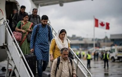 6 மாதங்களில் 3,323 இந்தியர்களை நாடு கடத்திய கனடா 6 மாதங்களில் 3,323 இந்தியர்களை நாடு கடத்திய கனடா