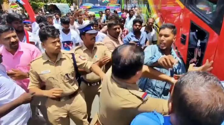 கன்னத்தில் பளார் விட்ட போலீஸ் இணையத்தில் தீயாய் பரவும் வீடியோ!