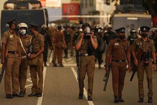 ஊரடங்கு சட்டம் – இவர்களுக்கு வீடுகளில் தஞ்சமளிக்க வேண்டாம் – வெளியான அறிவிப்பு ஊரடங்கு சட்டம் – இவர்களுக்கு வீடுகளில் தஞ்சமளிக்க வேண்டாம் – வெளியான அறிவிப்பு