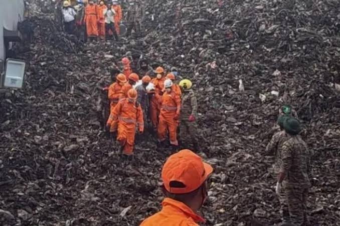 கினியா நாட்டில் குப்பை மேடு சரிந்து 22 பேர் உயிரிழப்பு! கினியா நாட்டில் குப்பை மேடு சரிந்து 22 பேர் உயிரிழப்பு!