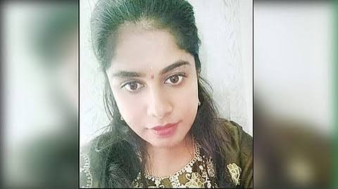பெங்களூர் புதுமணப்பெண் ஹேமாவதிசரவணபெலகோலா கால்வாயில் உடல்
