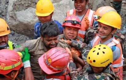 9 நாட்களுக்கு பின் நேபாள சுரங்கத்தில் இருந்து 2 பேர் உயிருடன் மீட்பு