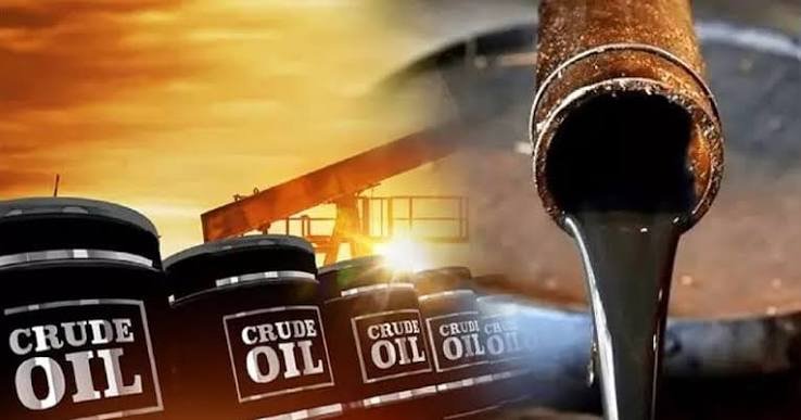 ரஷ்யாவிடம் இருந்து கச்சா எண்ணெய் வாங்கும் இந்தியா – அமெரிக்க100%வரி