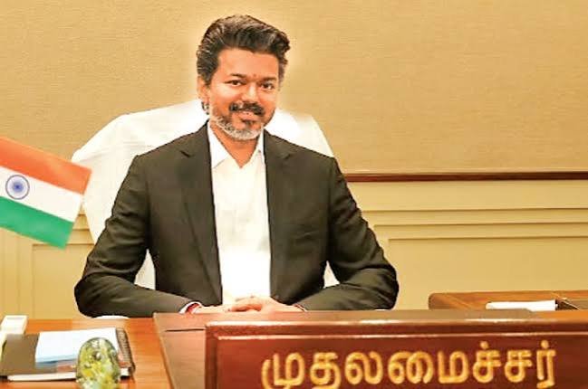 முதல்வர் விஜய் மீது யூடியூபர் கொளுத்திப்போட்ட சர்ச்சை பதிவால் கிளப்பியுள்ள!