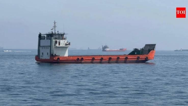 இந்திய மாலுமி உட்பட 5 ஊழியர்களை சோமாலிய கடற்கொள்ளையர்கள் சுட்டுக் கொலை: இந்திய மாலுமி உட்பட 5 ஊழியர்களை சோமாலிய கடற்கொள்ளையர்கள் சுட்டுக் கொலை: