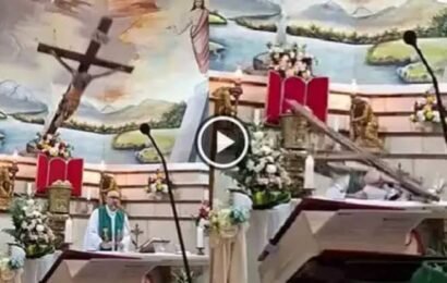 தேவாலயத்தில் திருப்பலியின்போது சிலுவை சரிந்து விழுந்து போதகர் உயிரிழந்த சோகம் தேவாலயத்தில் திருப்பலியின்போது சிலுவை சரிந்து விழுந்து போதகர் உயிரிழந்த சோகம்