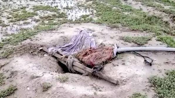 230 அடி ஆழ்துளை கிணற்றுக்குள் இறங்கி 5 வயது குழந்தையை காப்பாற்றியது எப்படி? 230 அடி ஆழ்துளை கிணற்றுக்குள் இறங்கி 5 வயது குழந்தையை காப்பாற்றியது எப்படி?