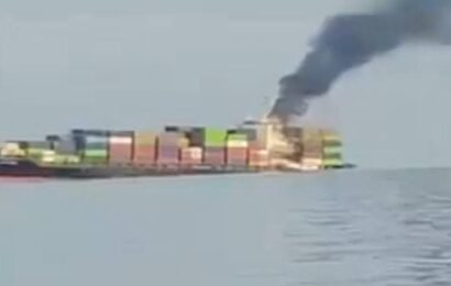 ஈரான் 2,500 கண்டெய்னர்களுடன் சென்ற சரக்கு கப்பலை கண்ணிவெடி மூலம் மூழ்கடித்த ஈரான்…!