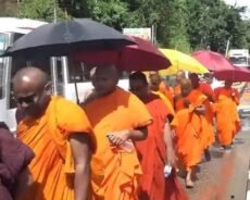 ஞானசார தேரரை விடுவிக்கக் கோரி காலி முகத்திடல் போராட்டத்தில் தேரர்களுக்கு இடையே மோதல்